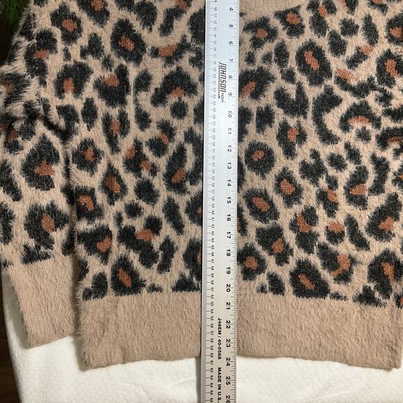 Time And Tru Women Sweatshirt L (12-14) Beige Acrylic Leopard Print Long Sleeve - Picture 7 of 8